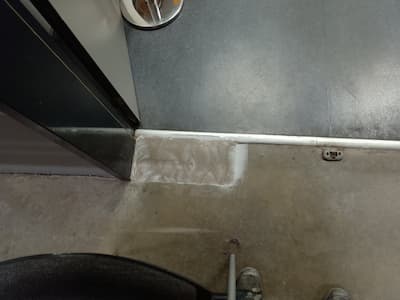 Injektáže, opravy spar a výškových nerovností, RR Donnelley