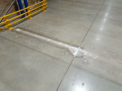 Injektáže, opravy spar a výškových nerovností, RR Donnelley