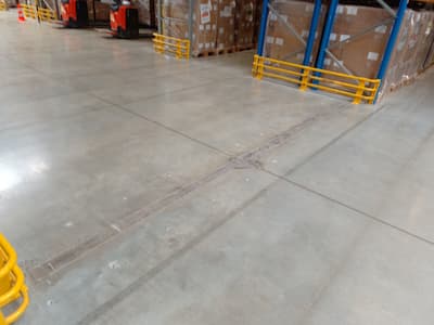 Injektáže, opravy spar a výškových nerovností, RR Donnelley